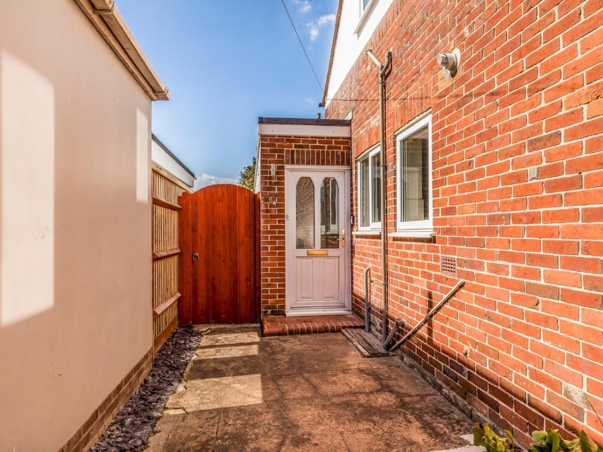 Pass The Keys Lovely Ground Floor Flat With Large Garden チチェスター エクステリア 写真