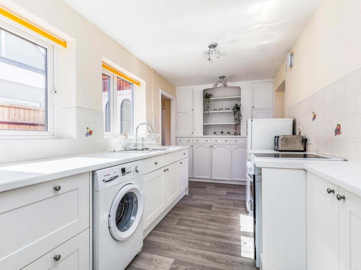Pass The Keys Lovely Ground Floor Flat With Large Garden チチェスター エクステリア 写真