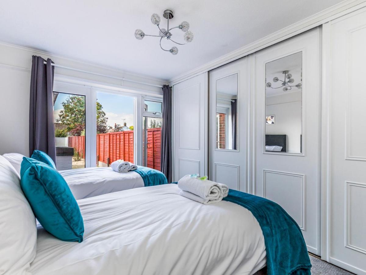 Pass The Keys Lovely Ground Floor Flat With Large Garden チチェスター エクステリア 写真